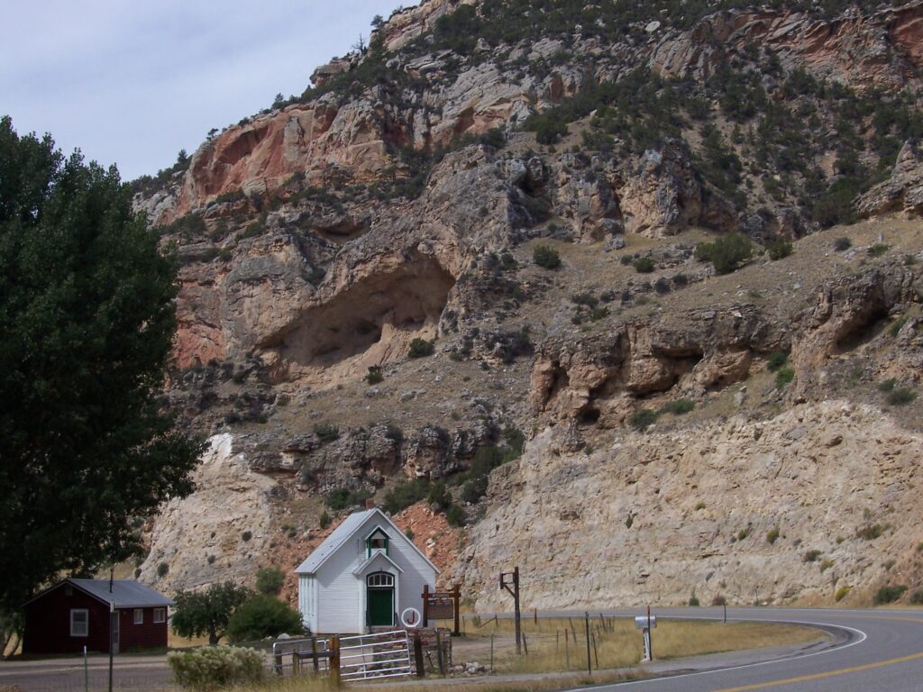 photo-tiny-roadside-chapel