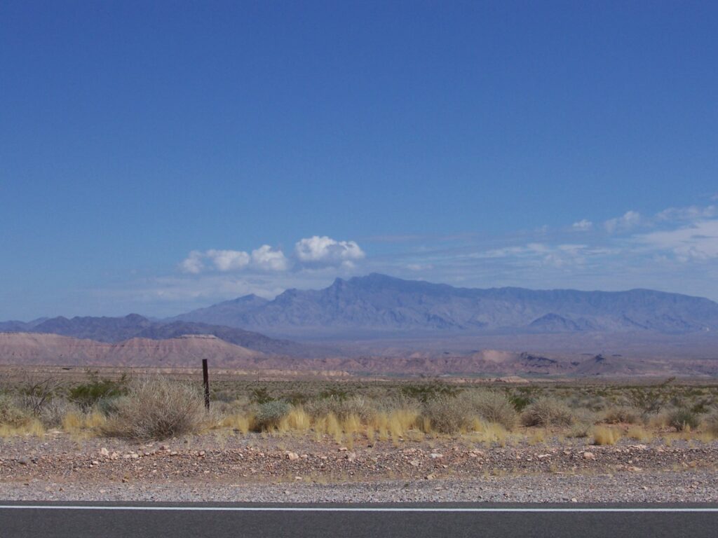 photo-AZ-roadside-sagebrush-mountains-sky
