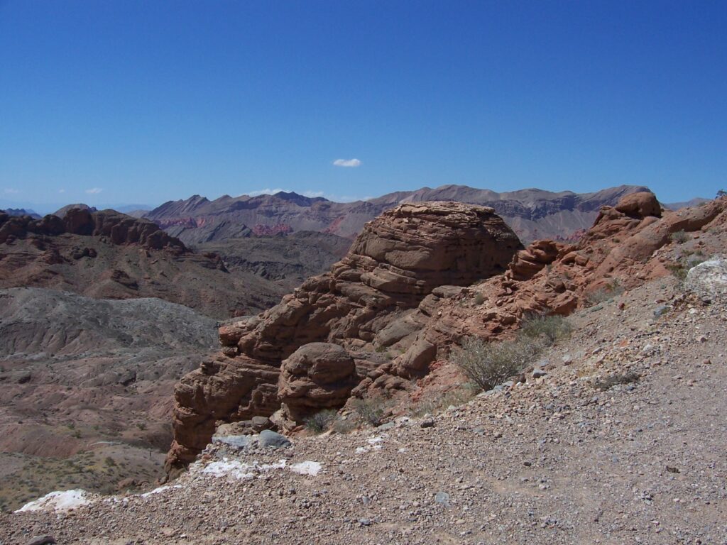 photo-AZ-more-wind-eroded-ourcroppings