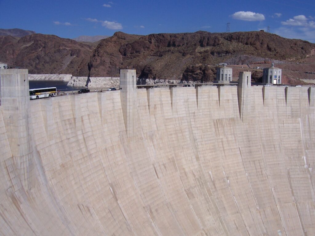 photo-AZ-hoover-dam-when-it-was-only-road-to-vegas