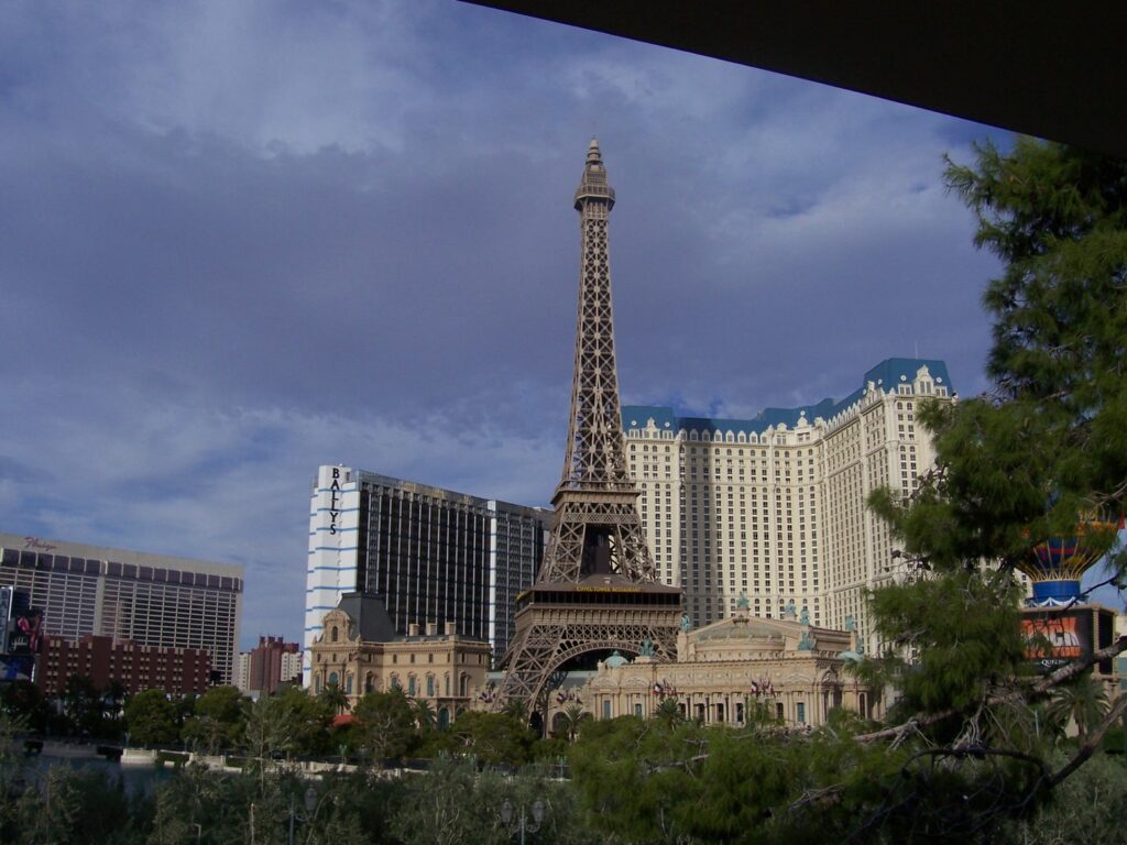 photo-eiffel-tower-in-las-vegas