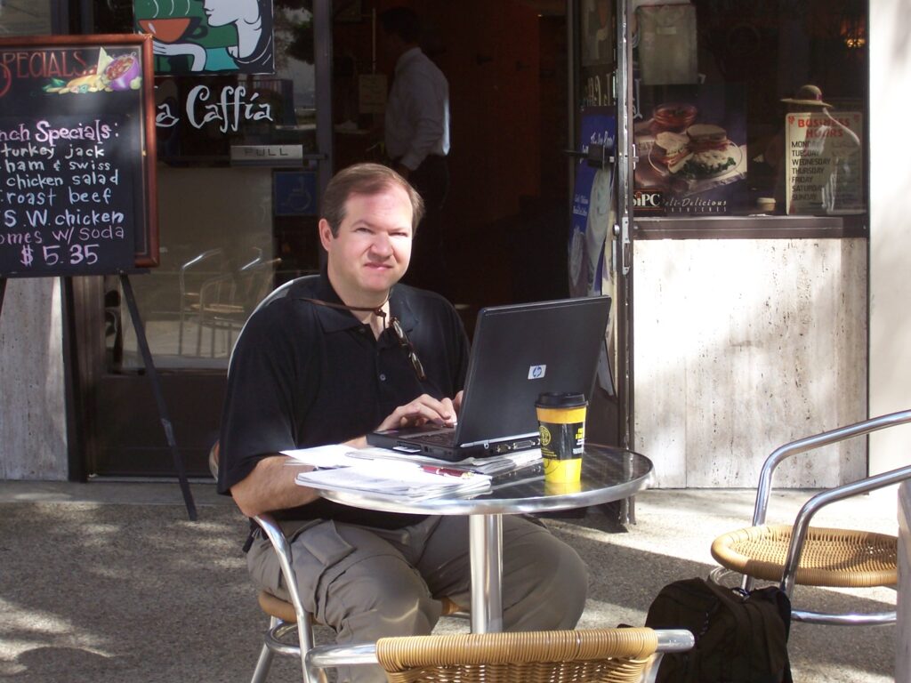 photo-rob-at-laptop